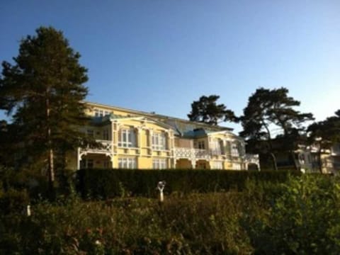 Property building, Natural landscape, Garden view