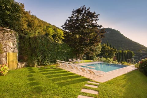 Cà Cantoni With Pool Villa in Garda