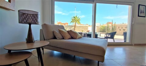 5 bedrooms PRIVATE HOUSE 300M FROM BEACH Chalet in Roquetas de Mar