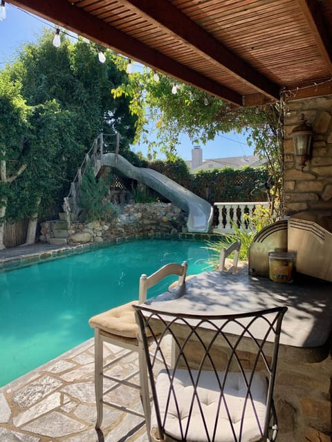 Swimming pool