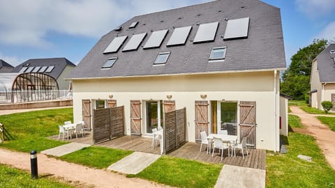 Patio, Facade/entrance