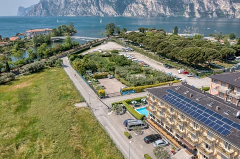 Natural landscape, Bird's eye view, Lake view, Mountain view, River view, Parking