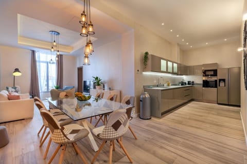 Communal lounge/ TV room, Spring, Day, People, People, People, Summer, TV and multimedia, View (from property/room), View (from property/room), Kitchen or kitchenette, Living room, Other, Other, Other, Banquet/Function facilities, Seating area, Dining area, Communal kitchen, Autumn, Meeting/conference room, Guests, Guests, Guests, Area and facilities, Area and facilities, Meals, Meals, Breakfast, Continental breakfast, Continental breakfast, Lunch, Lunch, Dinner, Dinner, Seasons, Time of day, children, children, children, group of guests, group of guests, Family, Family, Family