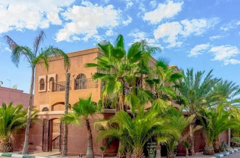 Riad Ushuaia La Villa - Centre Marrakech Bed and Breakfast in Marrakesh