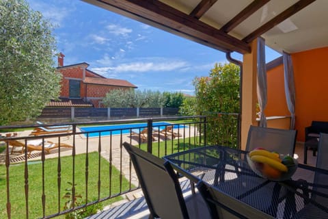 Balcony/Terrace, Swimming pool