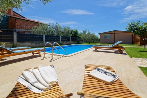 Pool view, Swimming pool