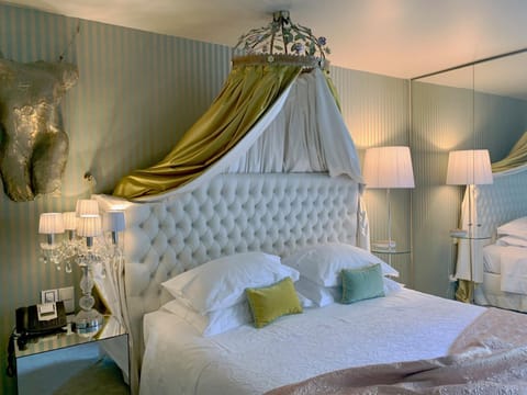 Bed, Decorative detail, Bedroom