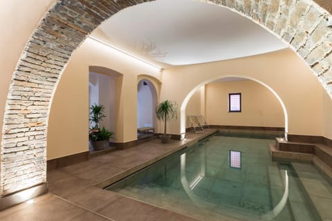 Hot Tub, Swimming pool