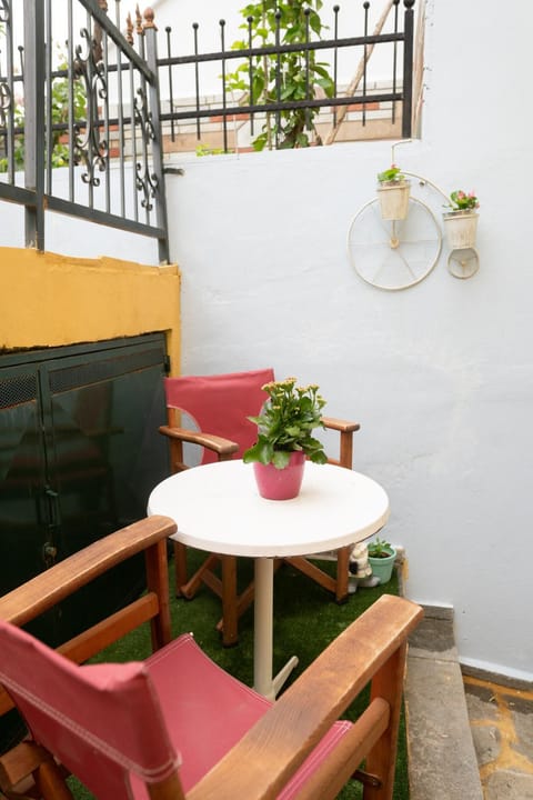 Patio, Day, Balcony/Terrace