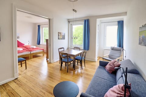 fewo1846 - Parkblick - komfortable Wohnung mit 2 Schlafzimmern und 2 Balkonen Condo in Flensburg