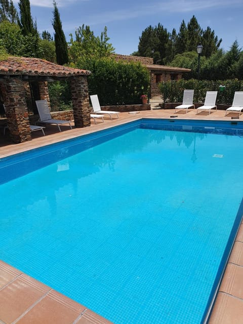 Swimming pool, sunbed