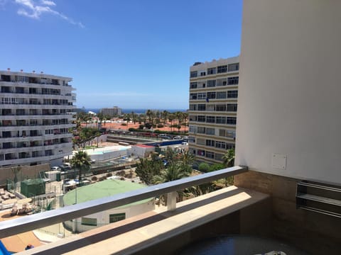 Balcony/Terrace, City view, Sea view, Street view