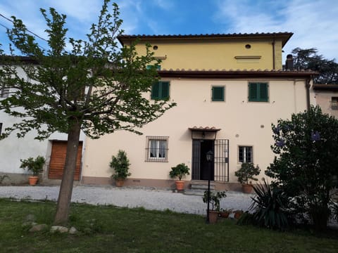 Casa "IL BRIO" Farm Stay in Pistoia