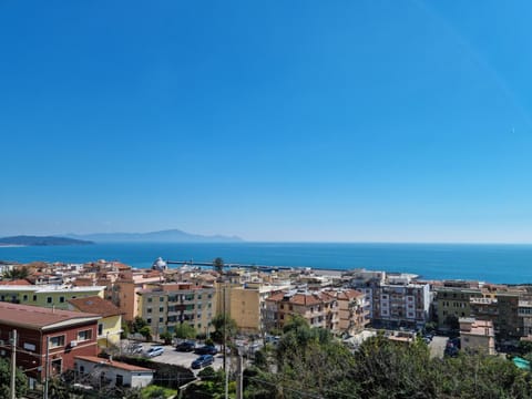 View (from property/room), City view, Sea view, Quiet street view