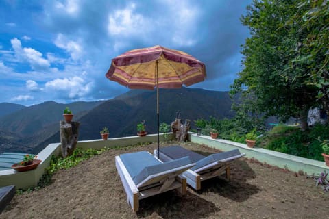 Seclude Ramgarh Cliff's edge Bed and Breakfast in Uttarakhand