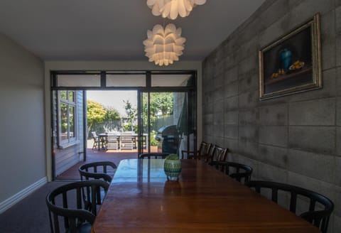 Fabulous In Fitzroy Comfortably Sleeps Ten Guests Casa in New Plymouth