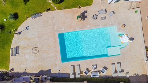 Day, Bird's eye view, Pool view, Swimming pool, sunbed