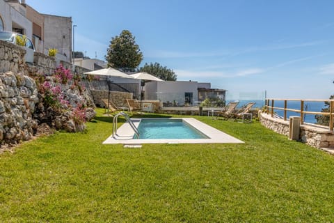 Property building, Garden, Sea view, Swimming pool