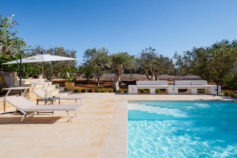 Patio, Day, Pool view, Swimming pool, sunbed