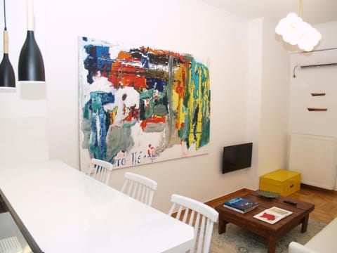 A Refreshed & Rich in Details Apartment in Piraeus (Passalimani - Marina Zeas) Condominio in Pireas