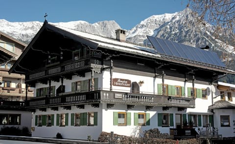 Pension Hinterholzer Bed and Breakfast in Ellmau