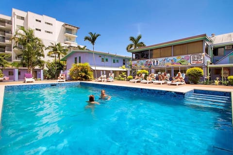 Property building, Day, People, Pool view, Swimming pool, Swimming pool, sunbed