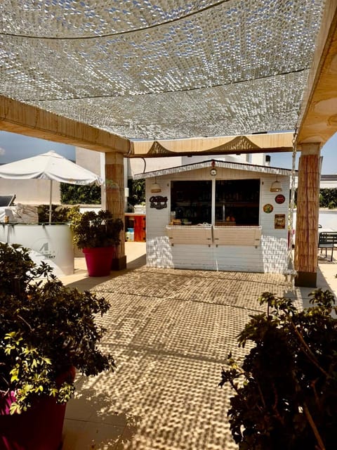 Property building, Restaurant/places to eat, Lounge or bar, On site, minibar