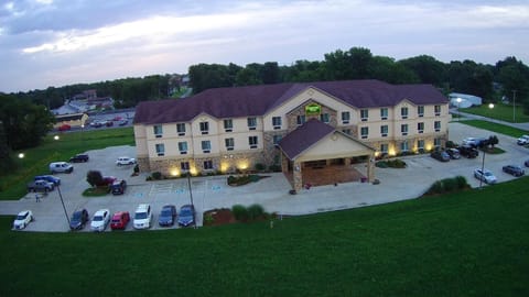 Countryview Inn & Suites Hotel in Indiana