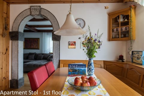 Food and drinks, Dining area, kitchen