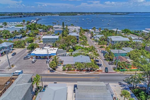 Playa Esmeralda One Bedroom Cottages Maison in Bradenton Beach