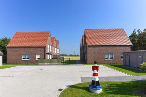 Property building, Day, Neighbourhood, Street view, Parking