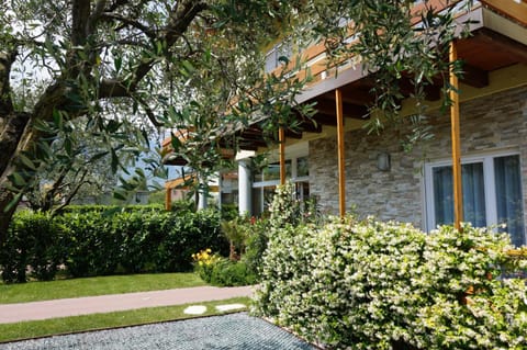 Residence Rivachiara (check-in at Hotel Riviera in Viale Rovereto, 95) Apartment hotel in Riva del Garda