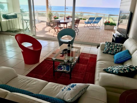 Living room, Sea view