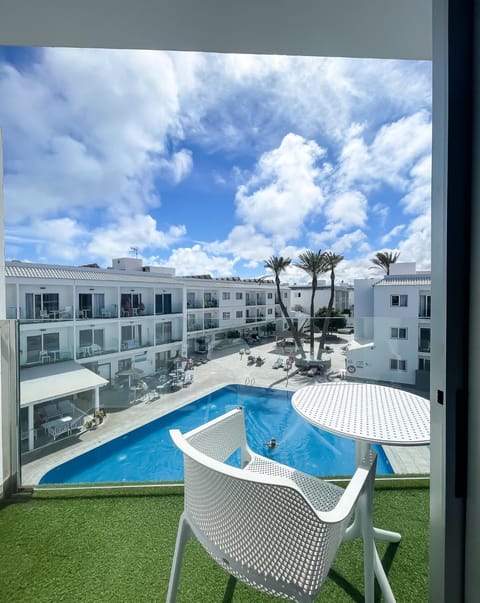 Balcony/Terrace, Pool view