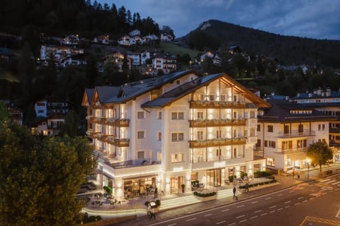 Property building, Night