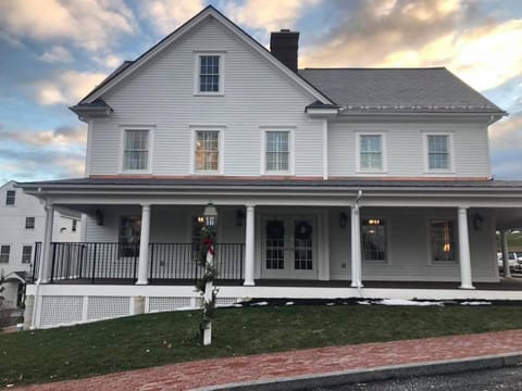 Publick House Historic Inn and Country Motor Lodge Hôtel in Southbridge