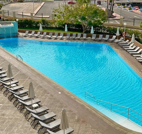 Day, Pool view, Swimming pool, sunbed