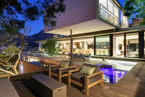 Property building, Balcony/Terrace, Balcony/Terrace, Swimming pool