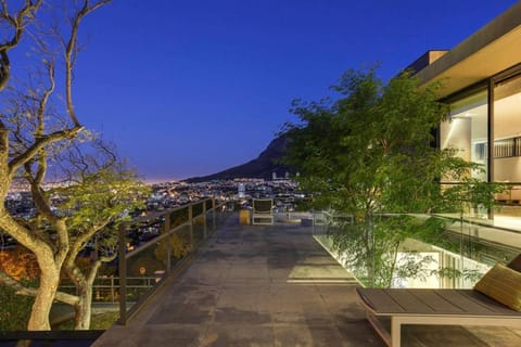 Property building, View (from property/room), Balcony/Terrace, Mountain view