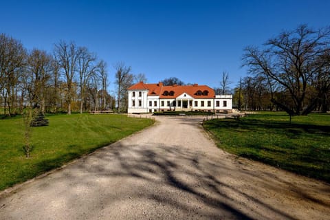 Dwór Stary Chotów Hôtel in Greater Poland Voivodeship