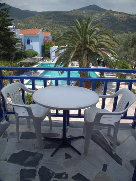 Garden view, Mountain view, Pool view