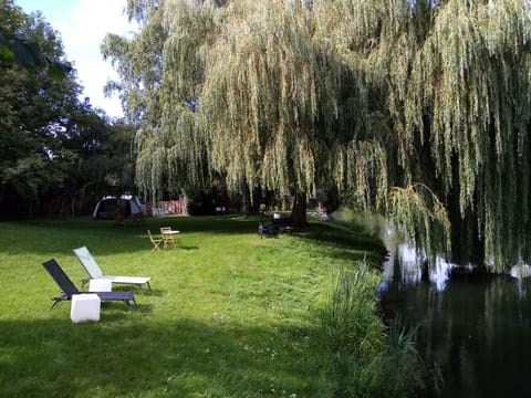 Havre de paix au bords de l'Eure - divers hébergements Bed and Breakfast in Normandy