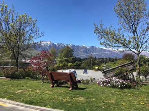 Hampshire Holiday Parks - Queenstown Lakeview Campground/ 
RV Resort in Queenstown