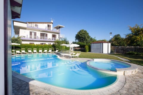 Hot Tub, Swimming pool