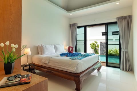 Bedroom, Pool view