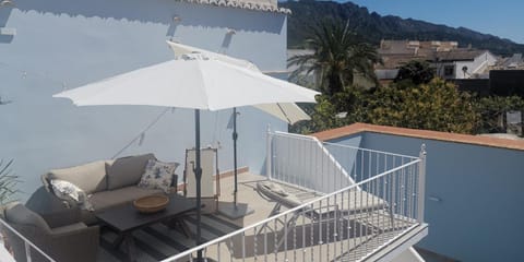 Off site, Solarium, Balcony/Terrace, Seating area, Mountain view, Pool view, hair dresser, sunbed