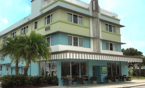 Palm Pavilion Inn Hotel in Clearwater Beach