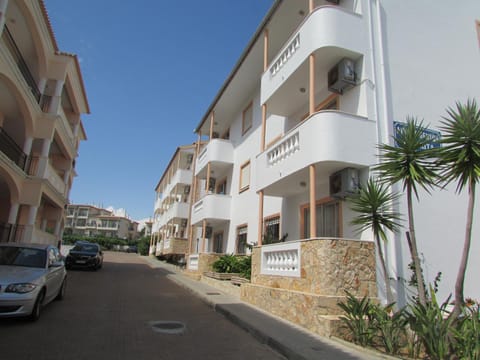 Apartamentos Cabrita Condo in Olhos de Água