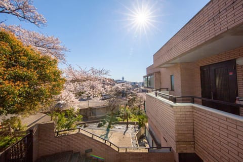 平楽園弐番館２階 Apartment in Yokohama