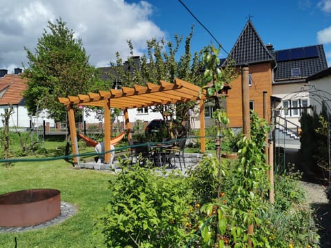 BBQ facilities, Garden, Seating area